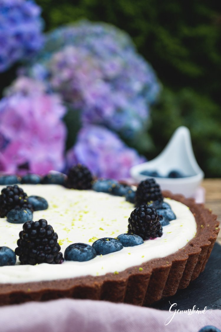 Limettentarte mit Beeren - Genusskind