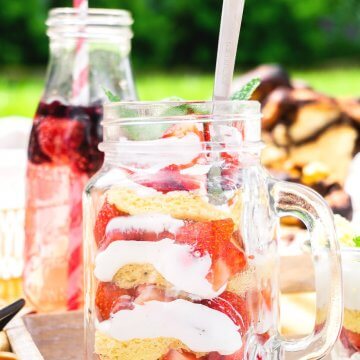 süsse-picknick-rezepte-erdbeer-tiramisu