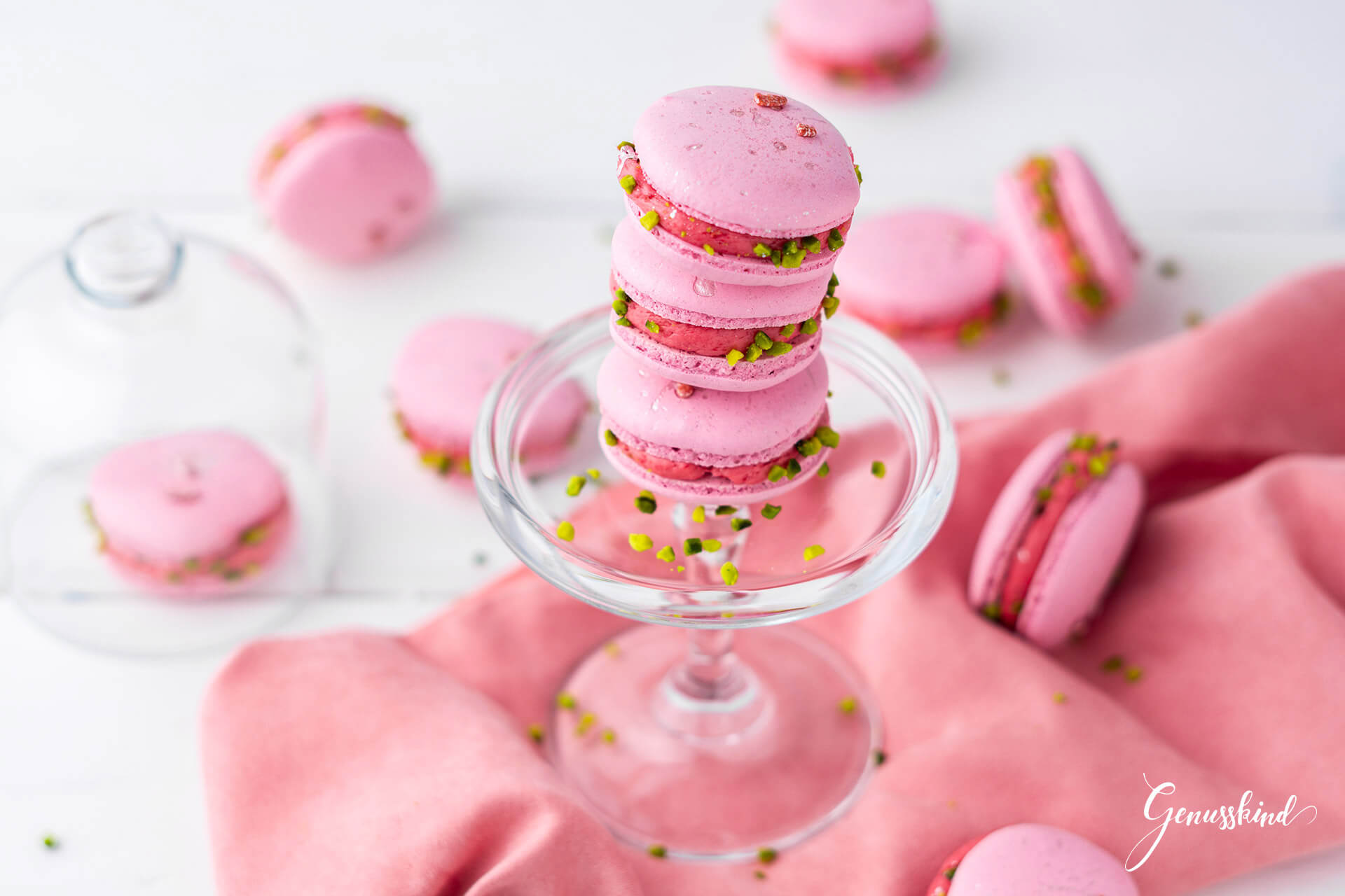 Himbeer-Pistazien Macarons - Genusskind