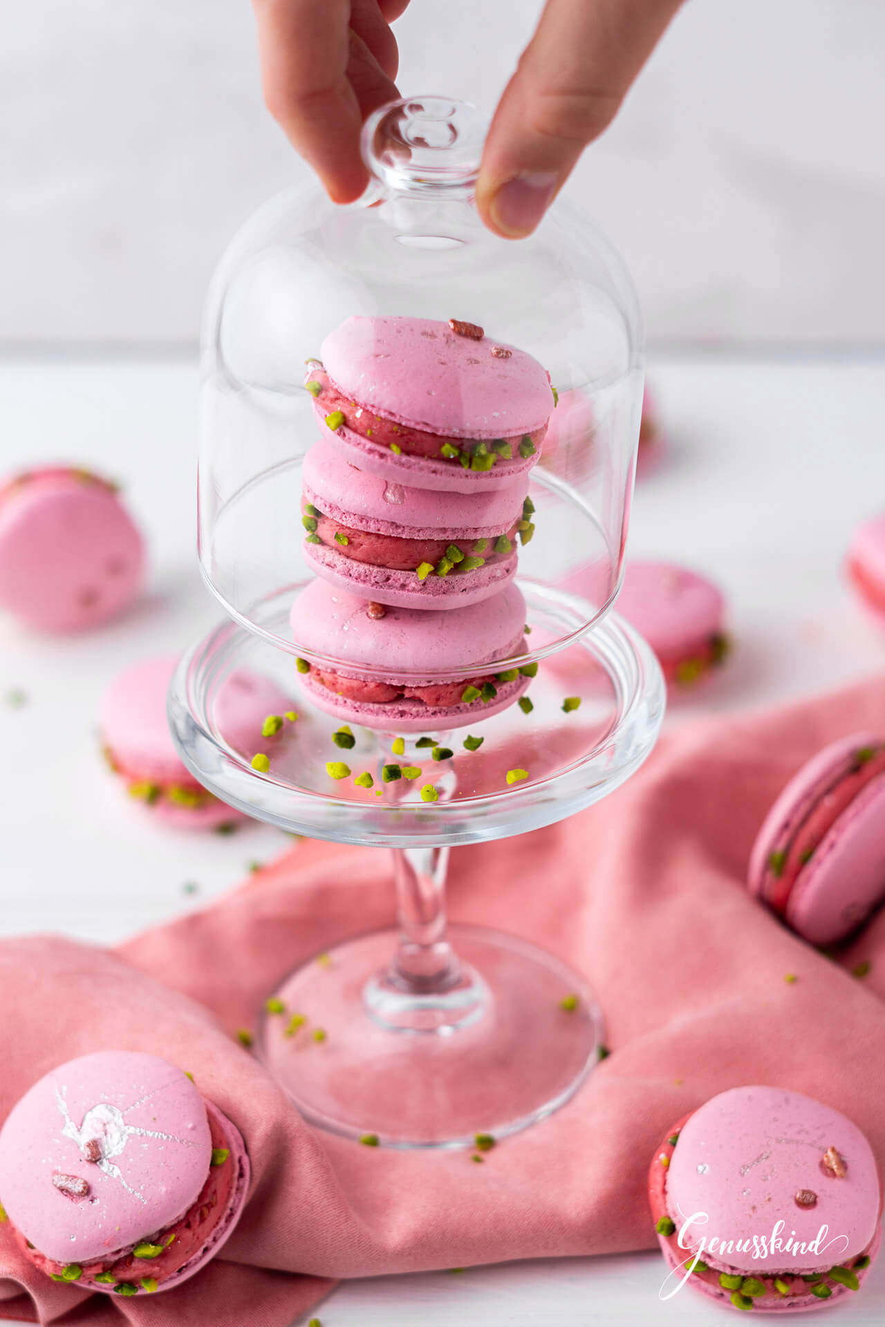 Himbeer-Pistazien Macarons - Genusskind