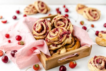 Kirsch-Erdbeer Schnecken