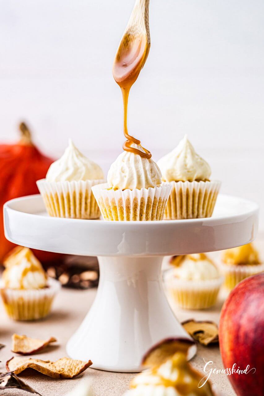Apfel-Kürbis Cupcakes mit Karamell