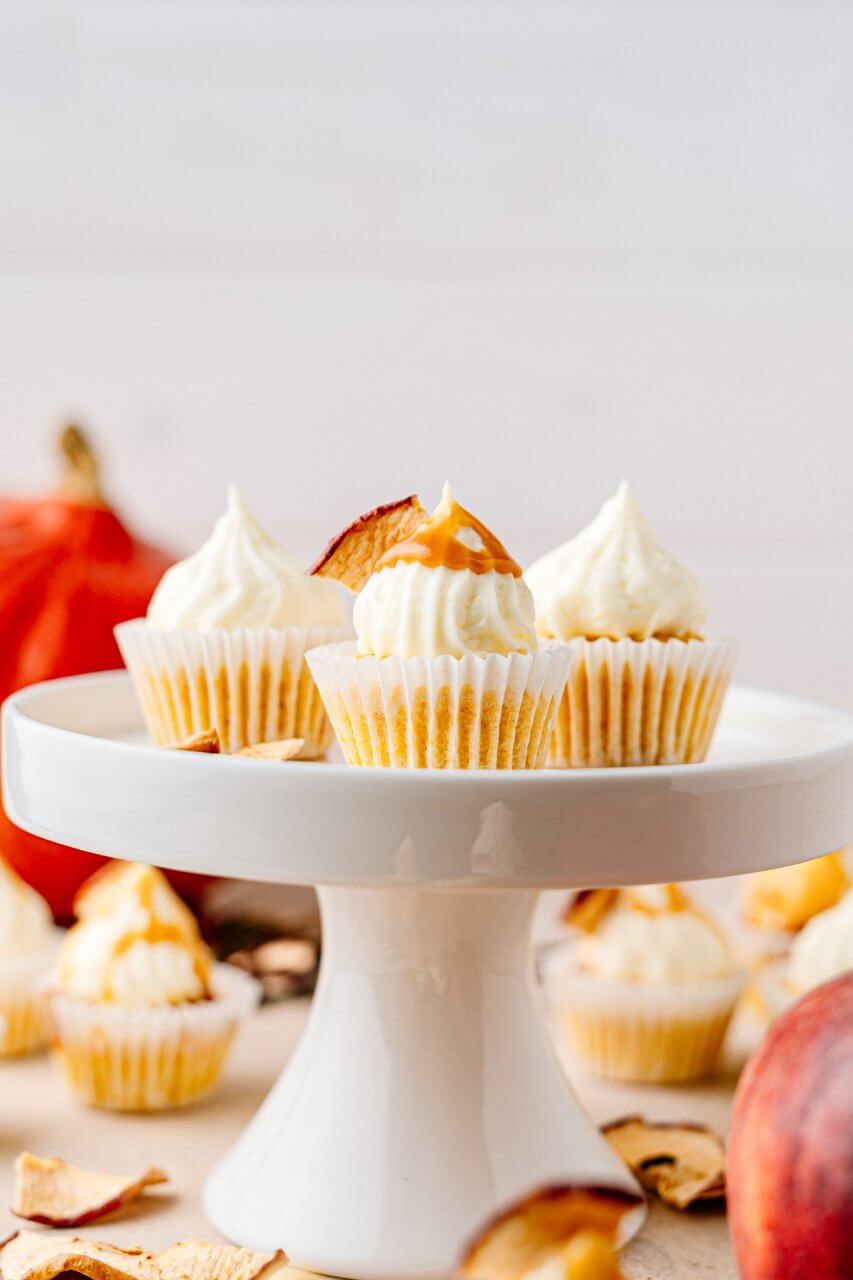Apfel-Kürbis Cupcakes mit Karamell
