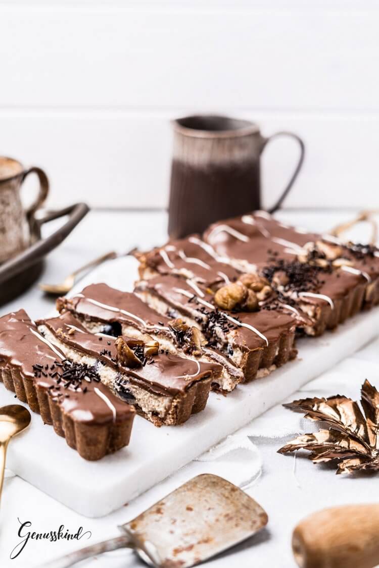 Kastanien-Tarte mit Sauerkirschen - Genusskind