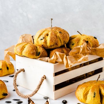 Pumpkin Bread Rolls