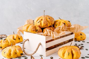 Pumpkin Bread Rolls
