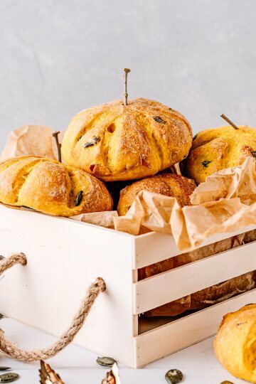 Pumpkin Bread Rolls