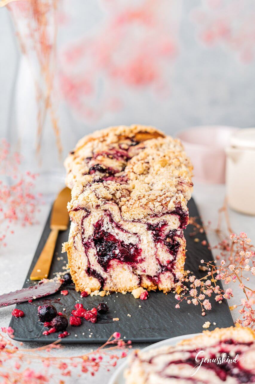 Frühlingshafte Beeren Babka