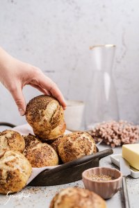 Frühlingsbrötchen mit Karotten