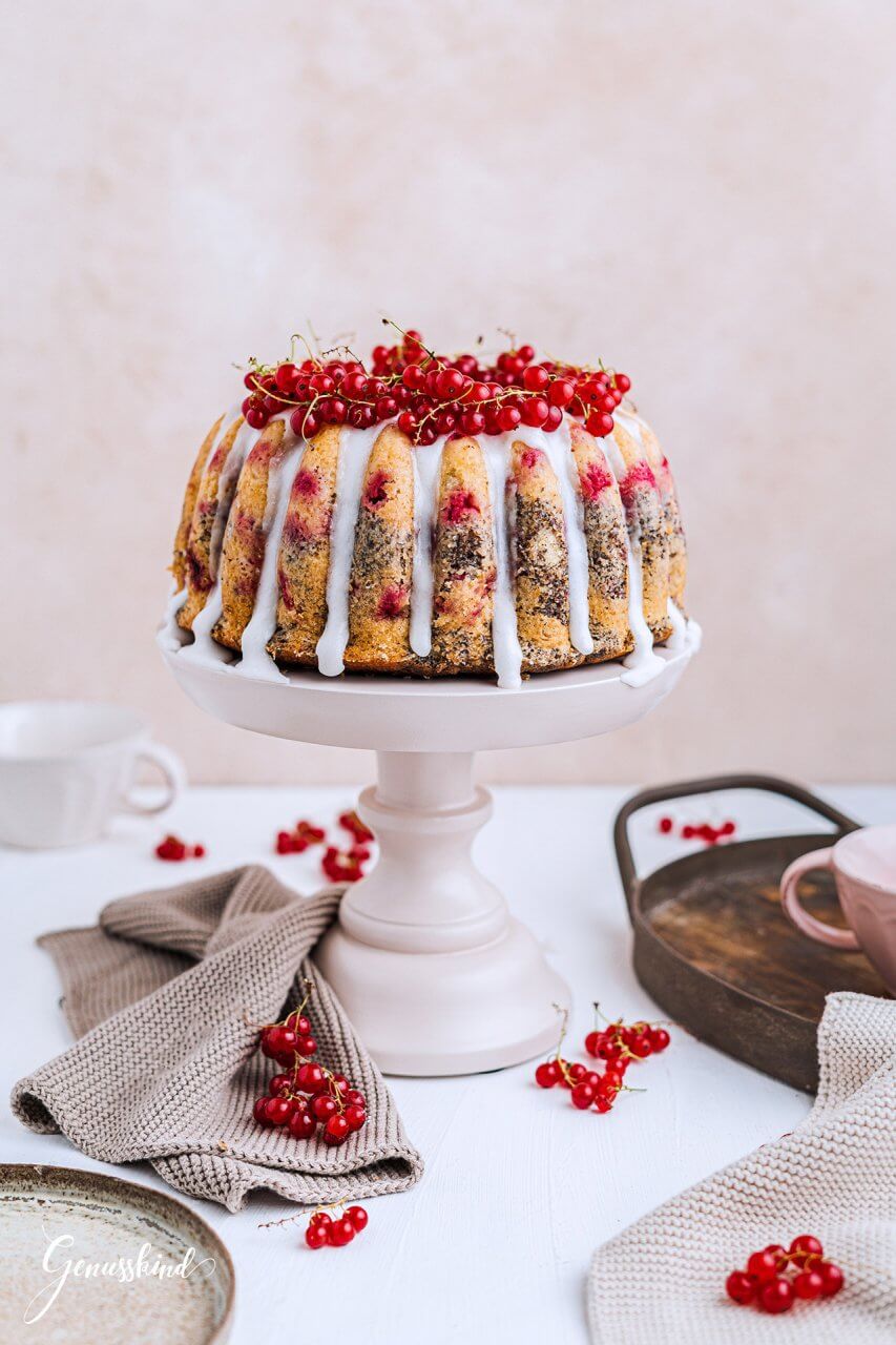 Ribisel-Mohn Gugelhupf mit Sauerrahm