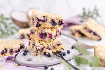 Heidelbeer-Kokos Streuselkuchen mit Limetten