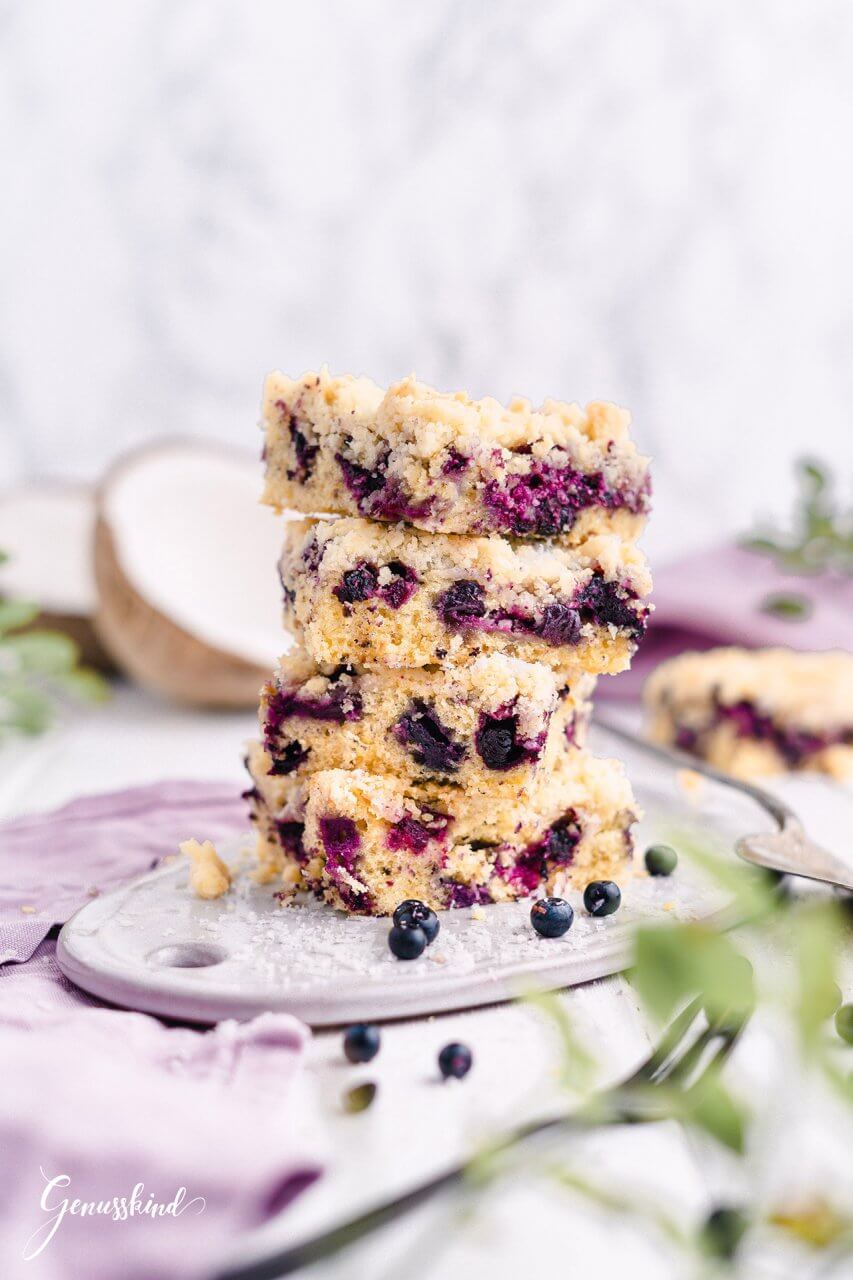 Heidelbeer-Kokos Streuselkuchen mit Limetten