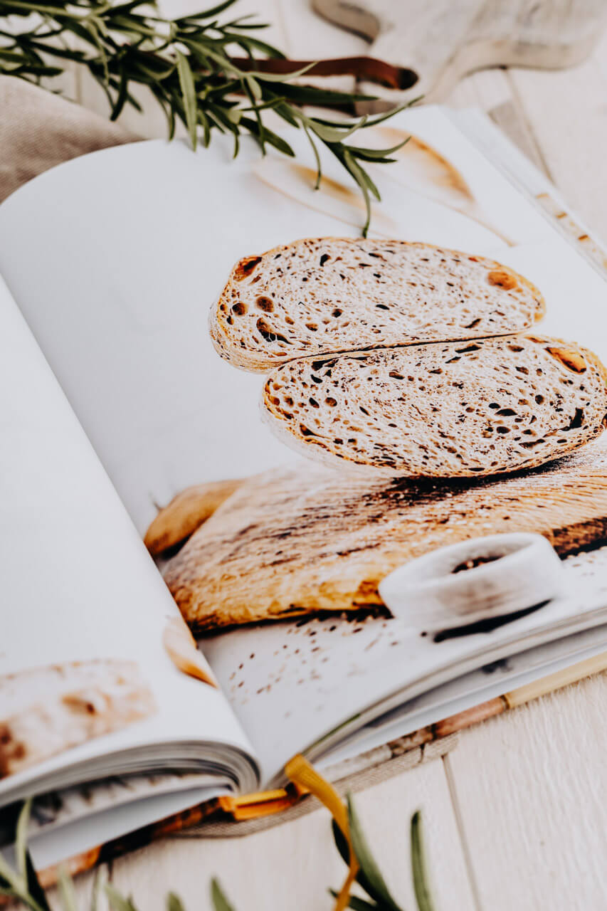 Mann backt mediterranes Brot Buchrezension