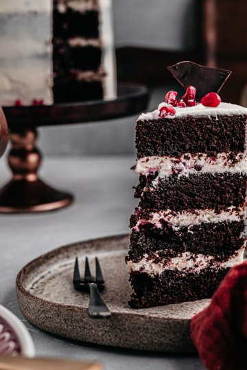 Dark-Chocolate-Granatapfel Törtchen zum Valentinstag