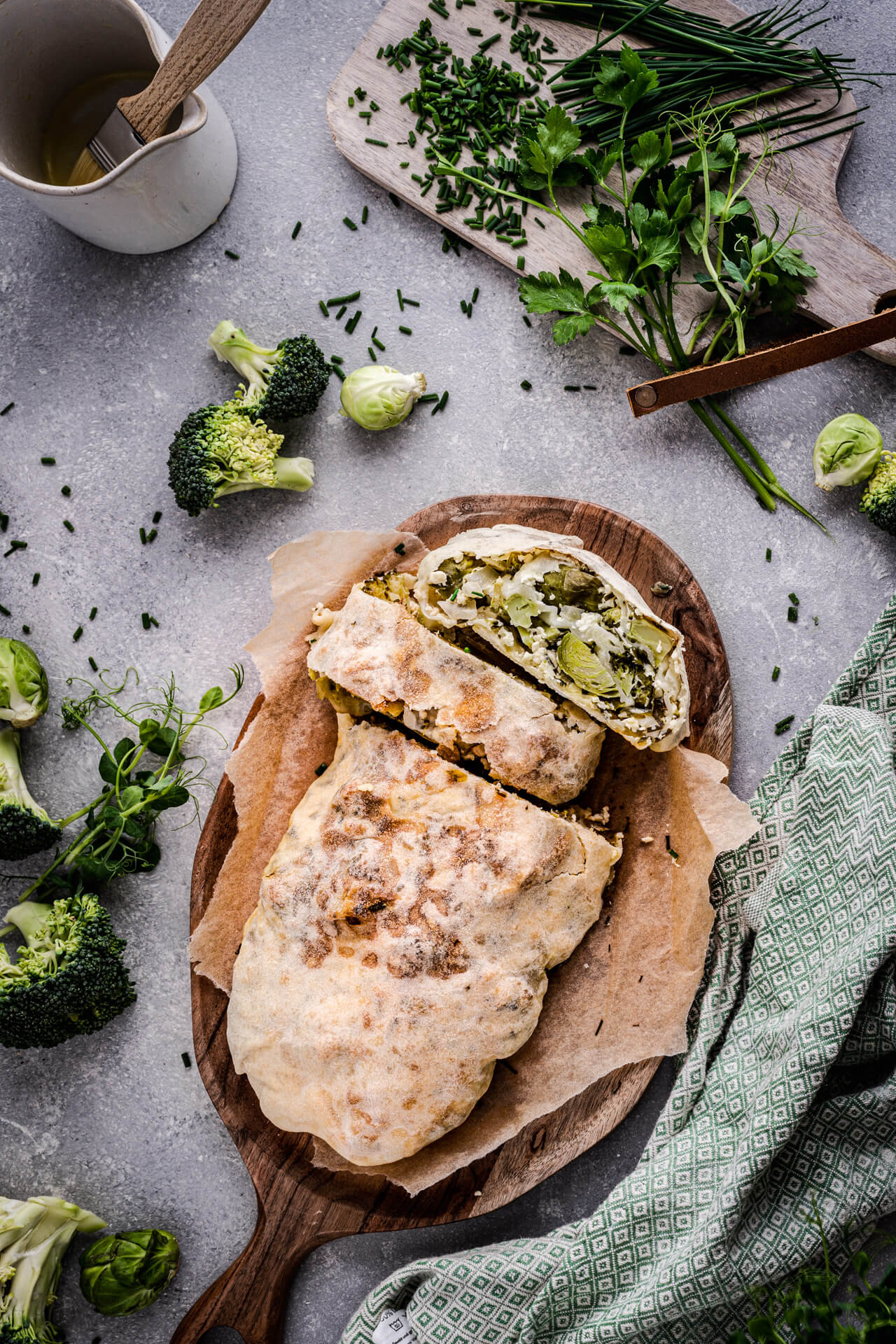 Power-Strudel mit Gemüse und Sauerrahm Dip - Genusskind