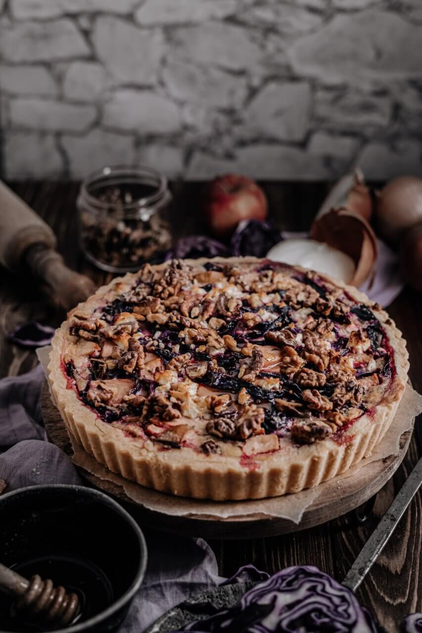 Rotkraut-Apfel Quiche mit Feta