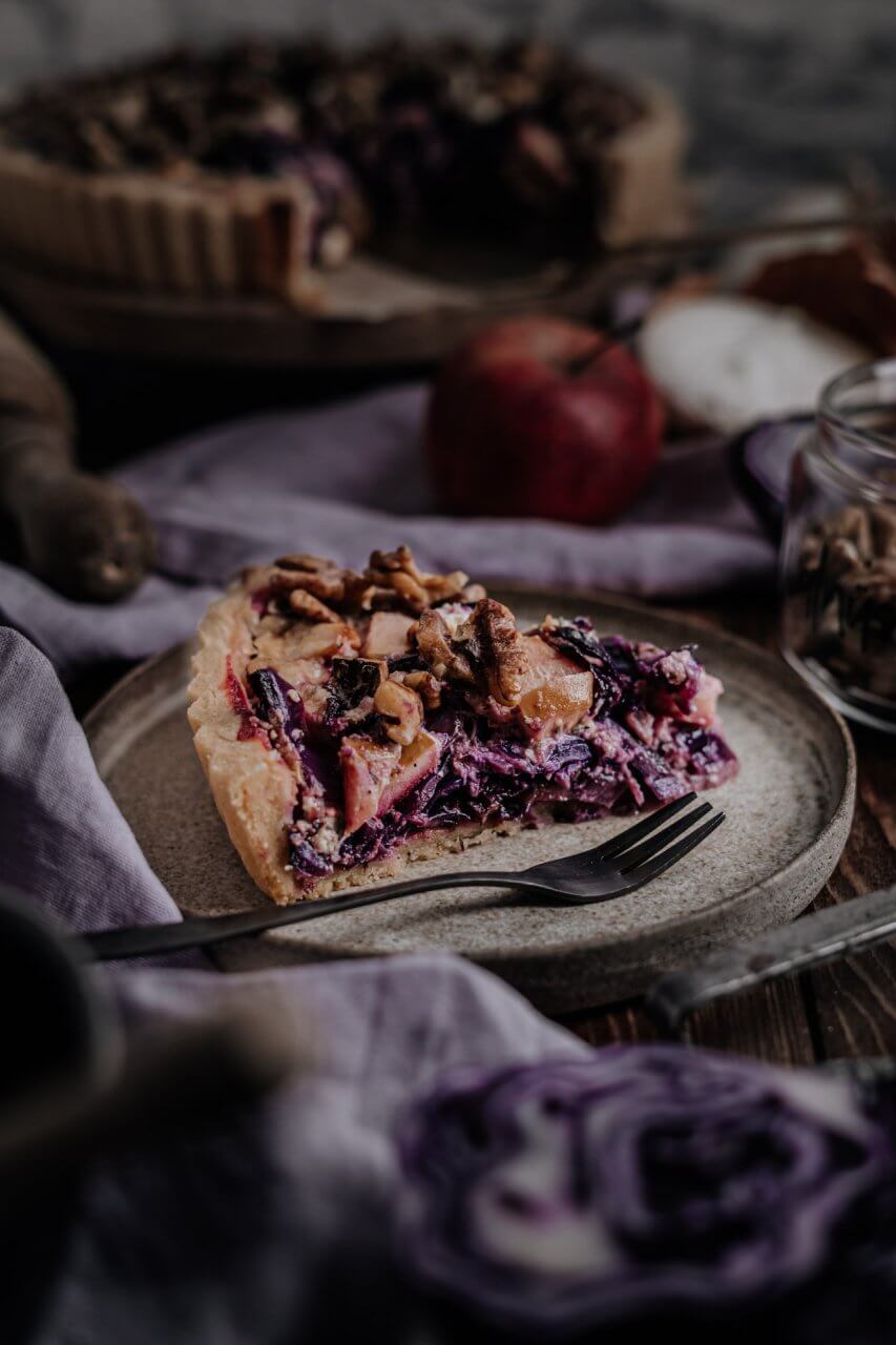 Rotkraut-Apfel Quiche mit Feta