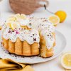 Frühlingshafter Zitronengugelhupf mit Sauerrahm Wölkchen