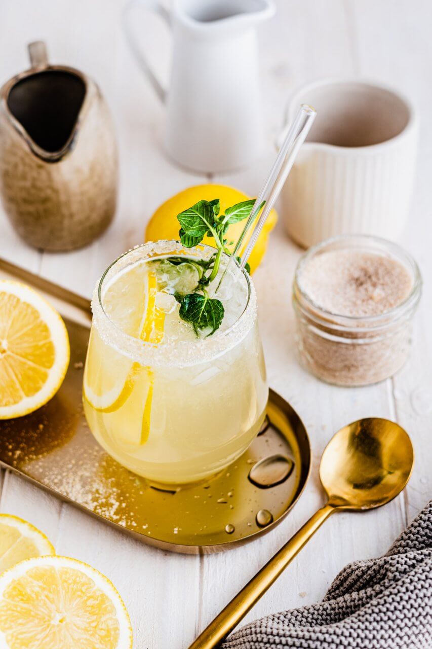 Zitronen-Holunder Mocktail