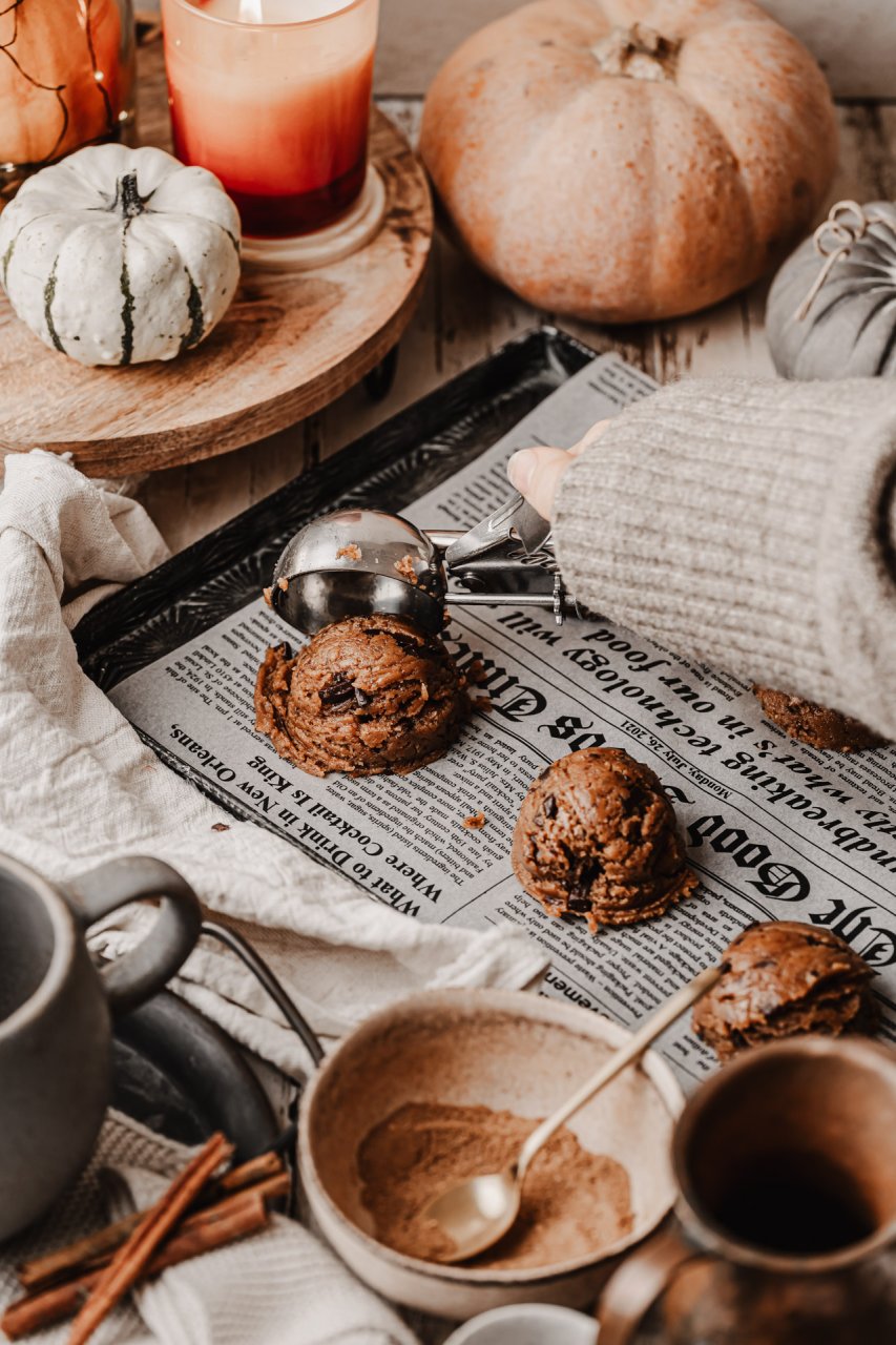 Brown Butter Chai Cookies mit Schokostückchen