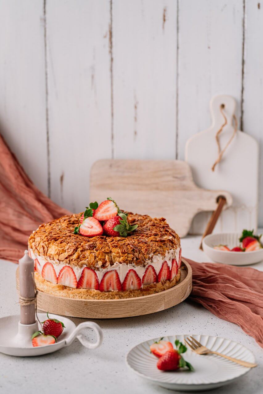 Erdbeer Bienenstich