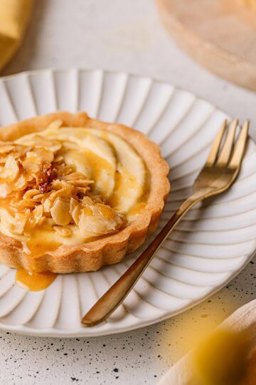 Exotische Bienenstich Tartelettes
